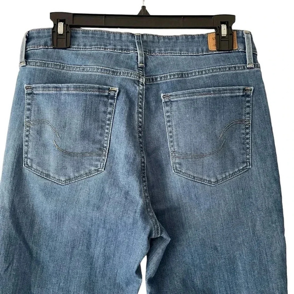 Levi’s Signature Mid Rise Capri Blue Denim Women’s Jeans - Picture 4 of 6